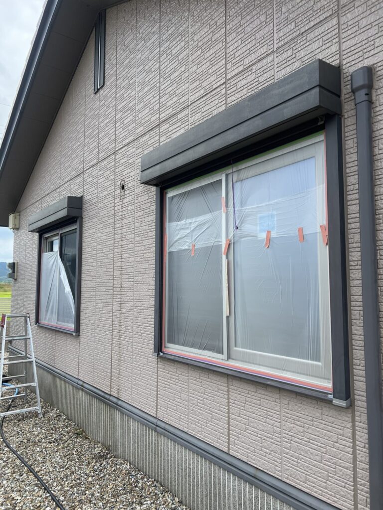 【意外と見落としがち？】雨戸シャッター塗装は後回しにしないで！小浜市で施工事例紹介