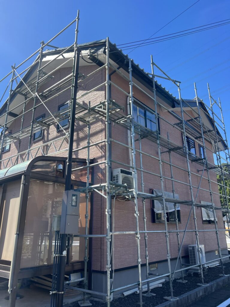 【大飯郡の外壁塗装】工事初日レポート｜足場設置と事前点検で“長持ちする住まい”の土台づくり