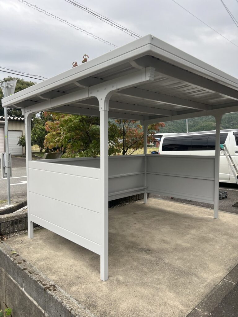 【敦賀市】塗装でしっかりメンテナンス！買い替えなくても長持ちする自転車小屋再生工事（上塗り～完了編）