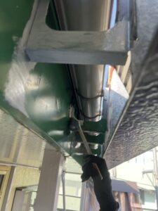 鼻隠しのプライマー塗装